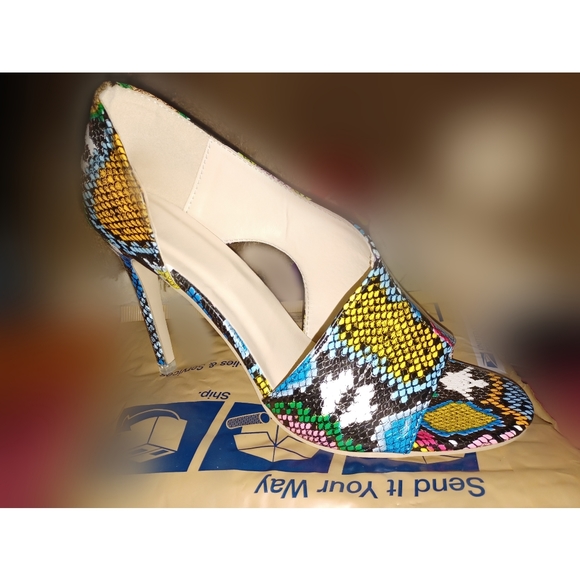 Wrap Over Heels - Picture 2 of 2